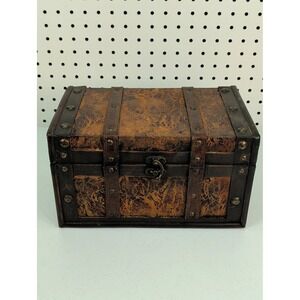 Wood & Faux Leather Treasure Chest Trinket Box Halloween Prop‎